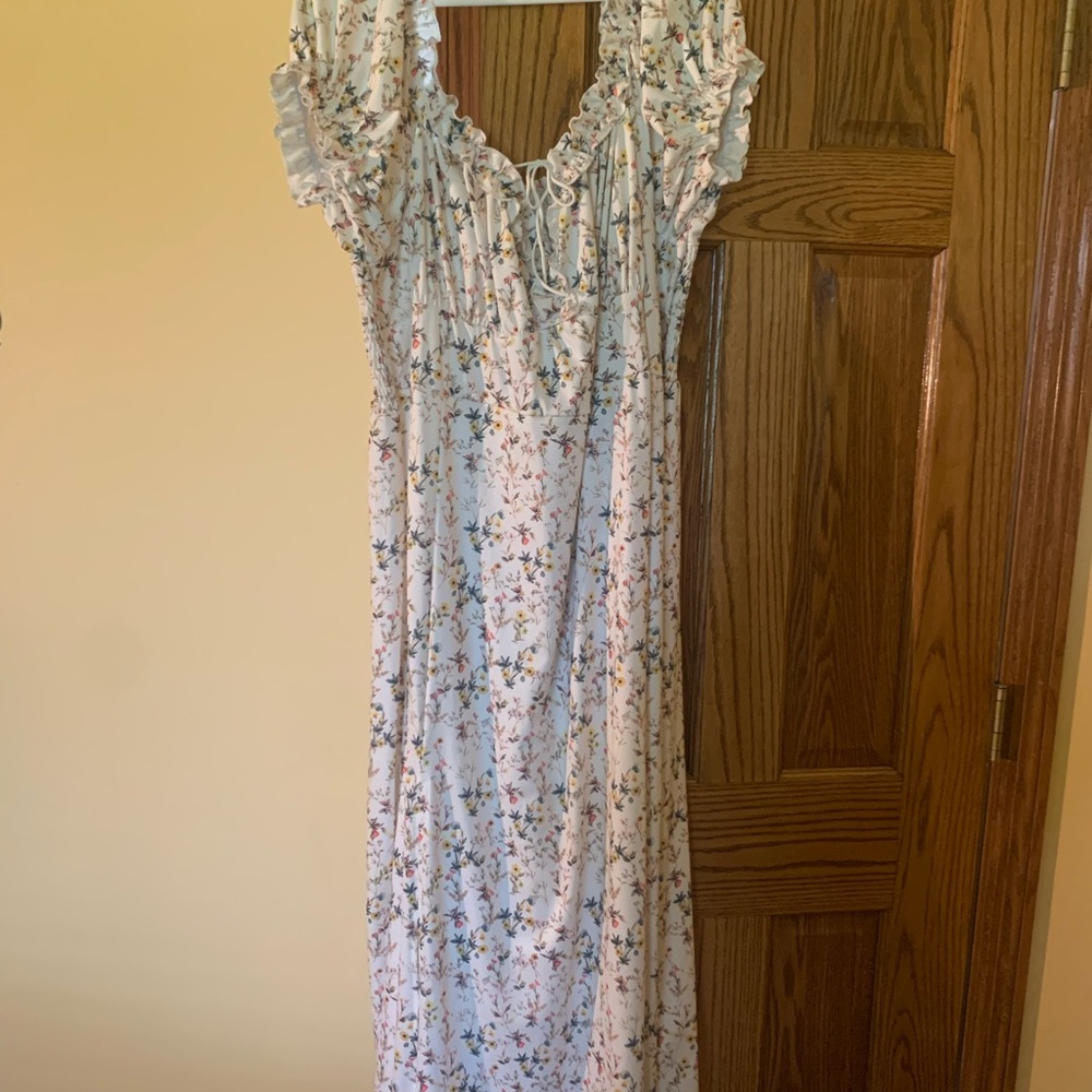 Floral Ruffle Dress - Picture 2 of 3